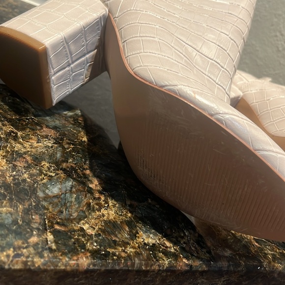 Steve Madden Rookie Embossed Leather Off White Booties Size 8.5 M Crocodile - Picture 5 of 5